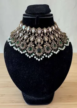 Noor Emerald Choker