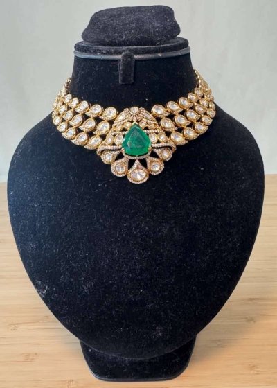 Emerald Tara Kundan Set