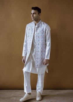Ivory Diamond threadwork Print Vest Set