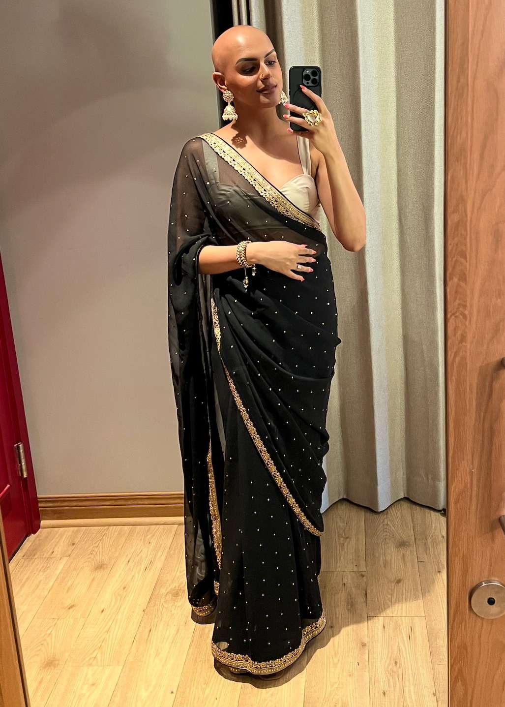 Black Sari Image - 0