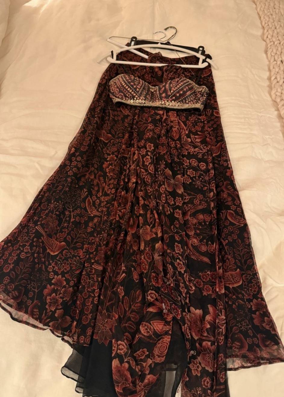 Floral Pre-Draped Sari Image - 1
