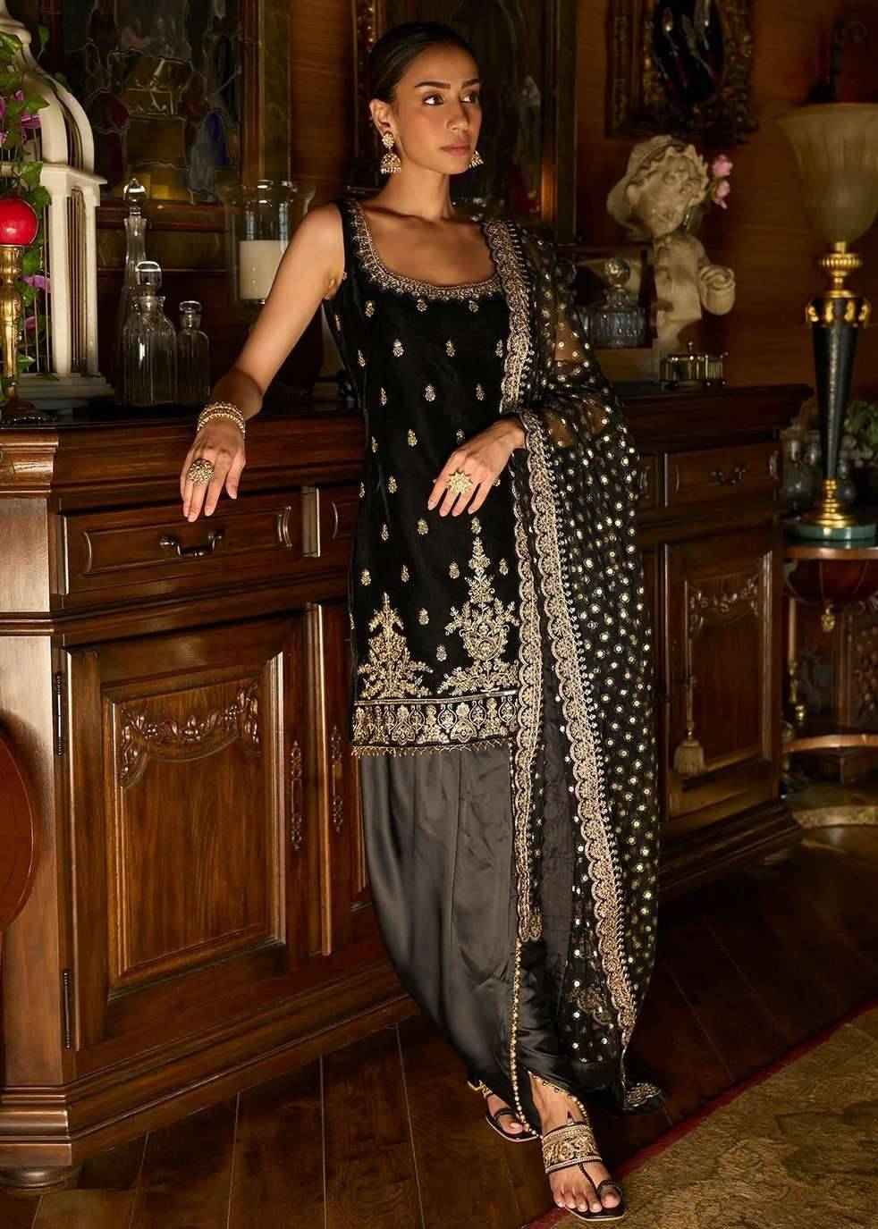 Black Velvet Punjabi Suit Image - 3