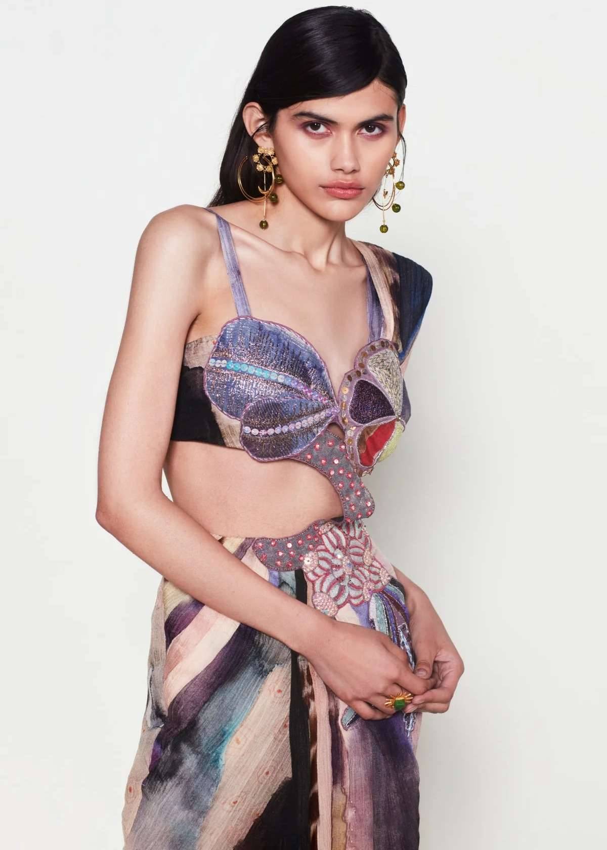 Amandine Sari Gown Image - 3