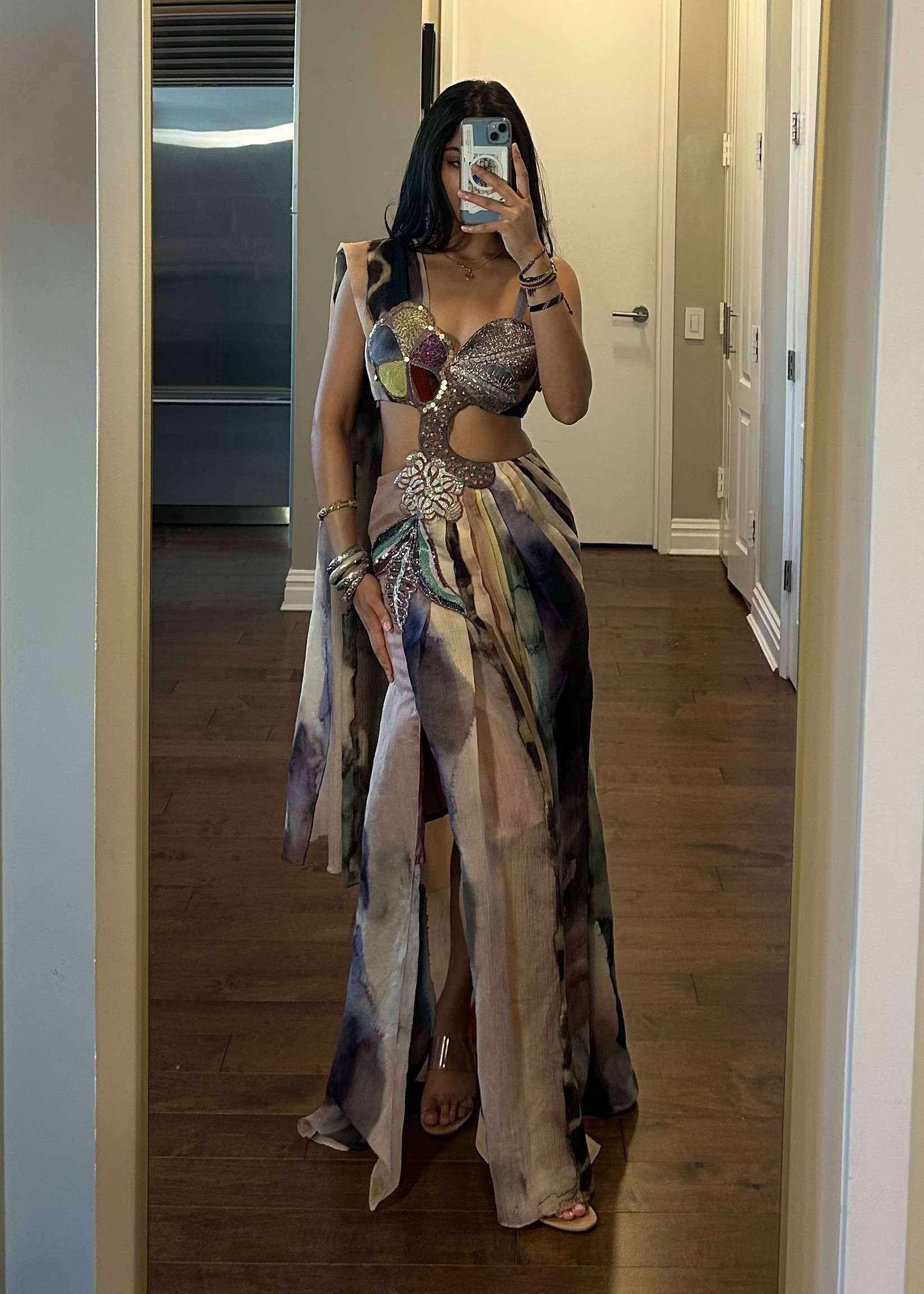 Amandine Sari Gown Image - 2