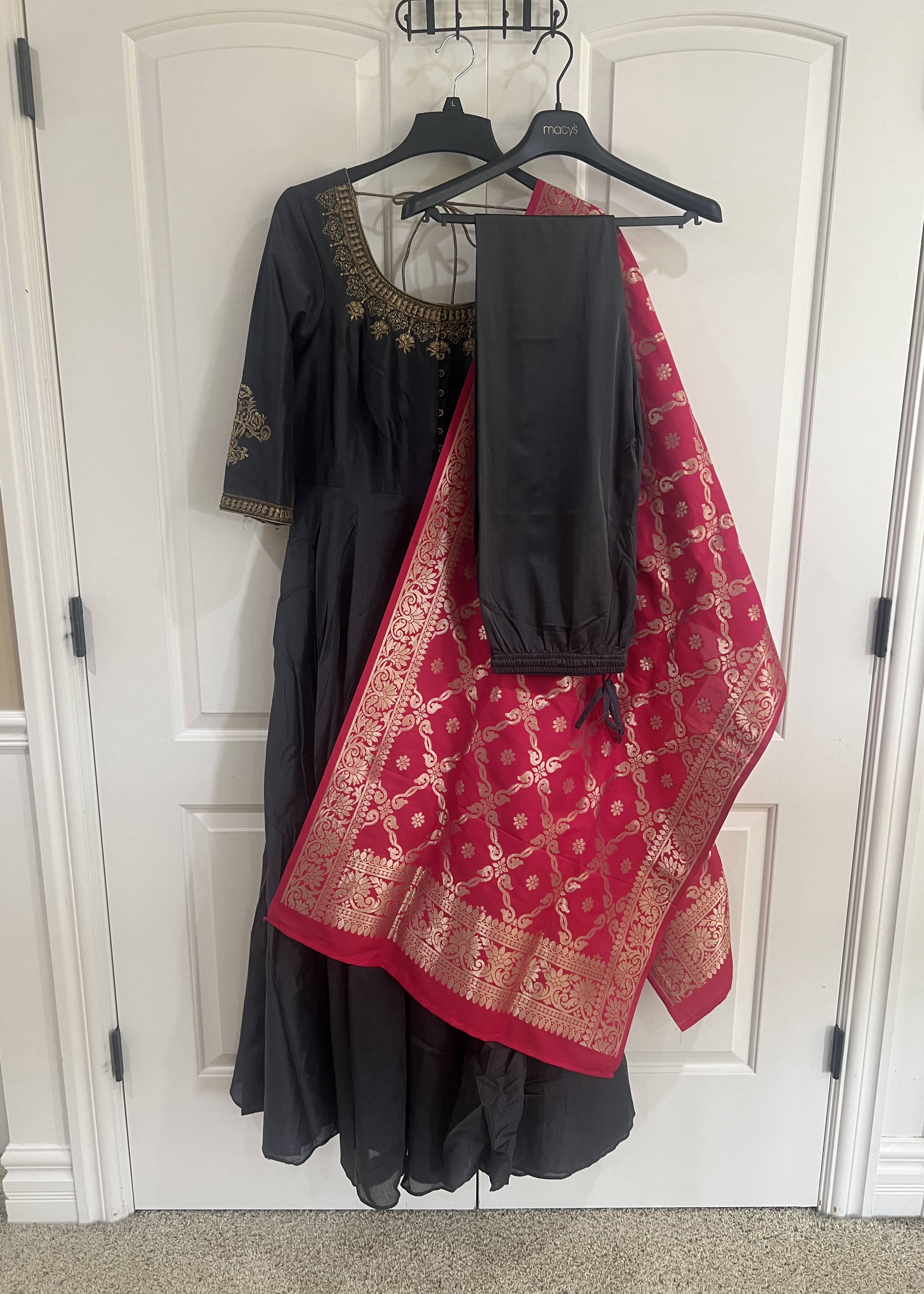 Black Kurta Set with Bandhani Dupatta Image - 3