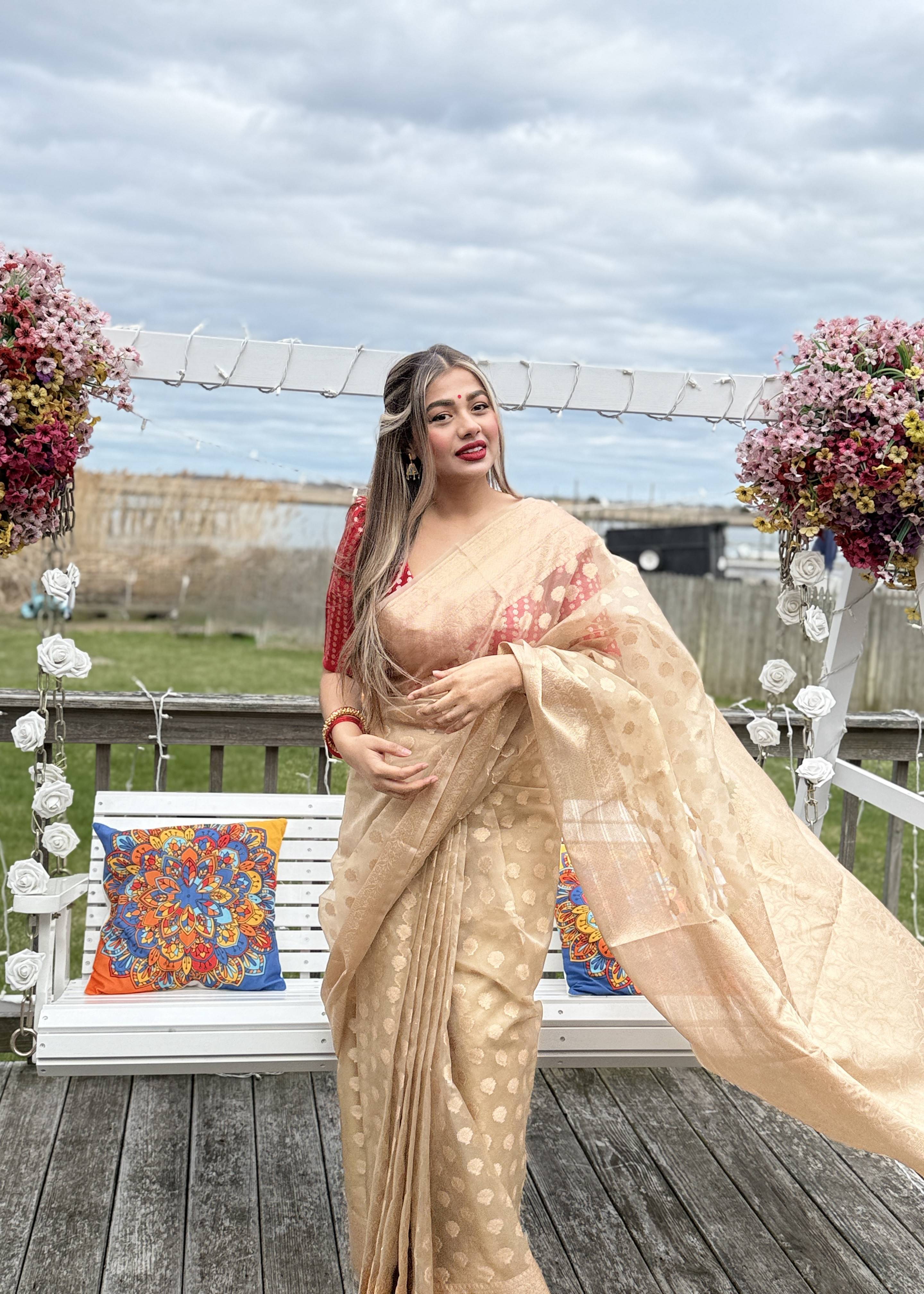 Gold Banarasi Sari Image - 1