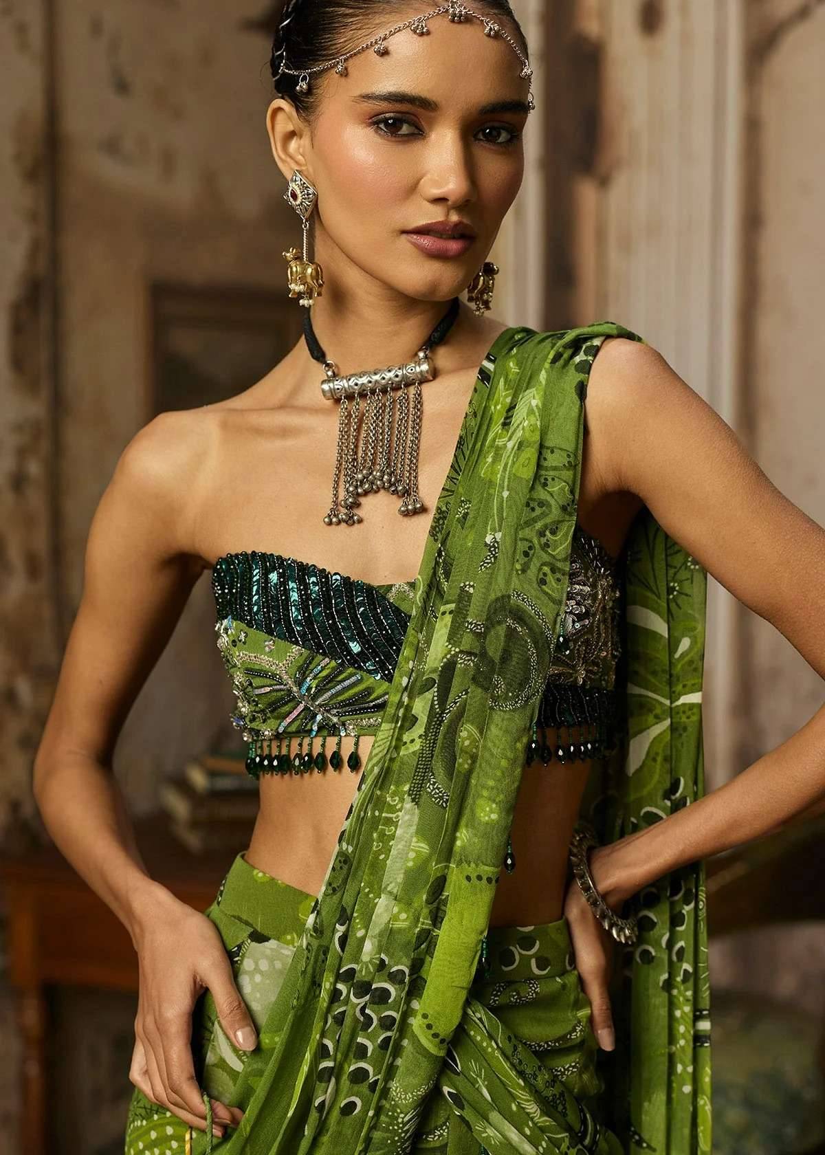 Green Slit Skirt Sari Set Image - 3