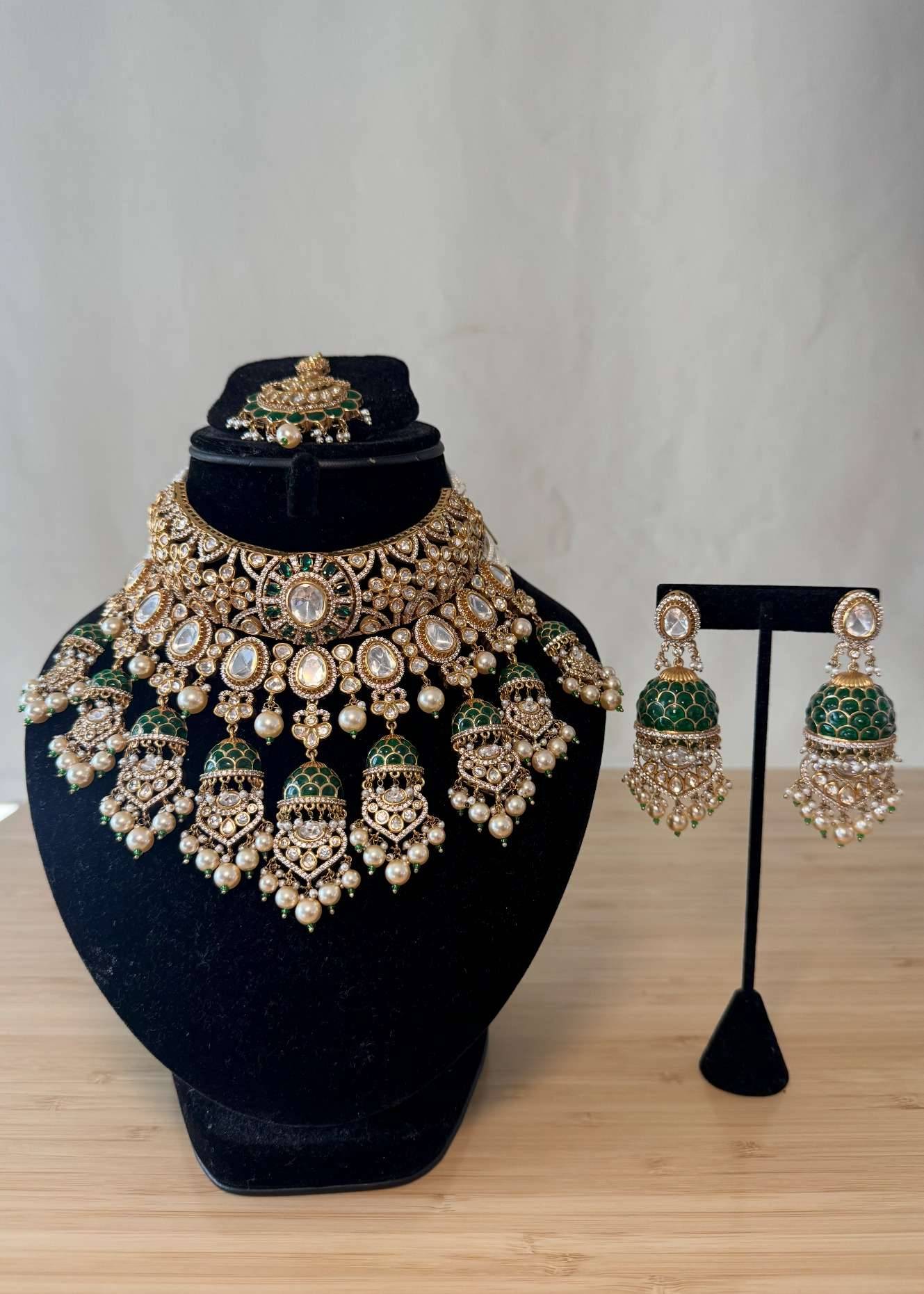 Emerald Jhumka Kundan Layered Set Image - 0