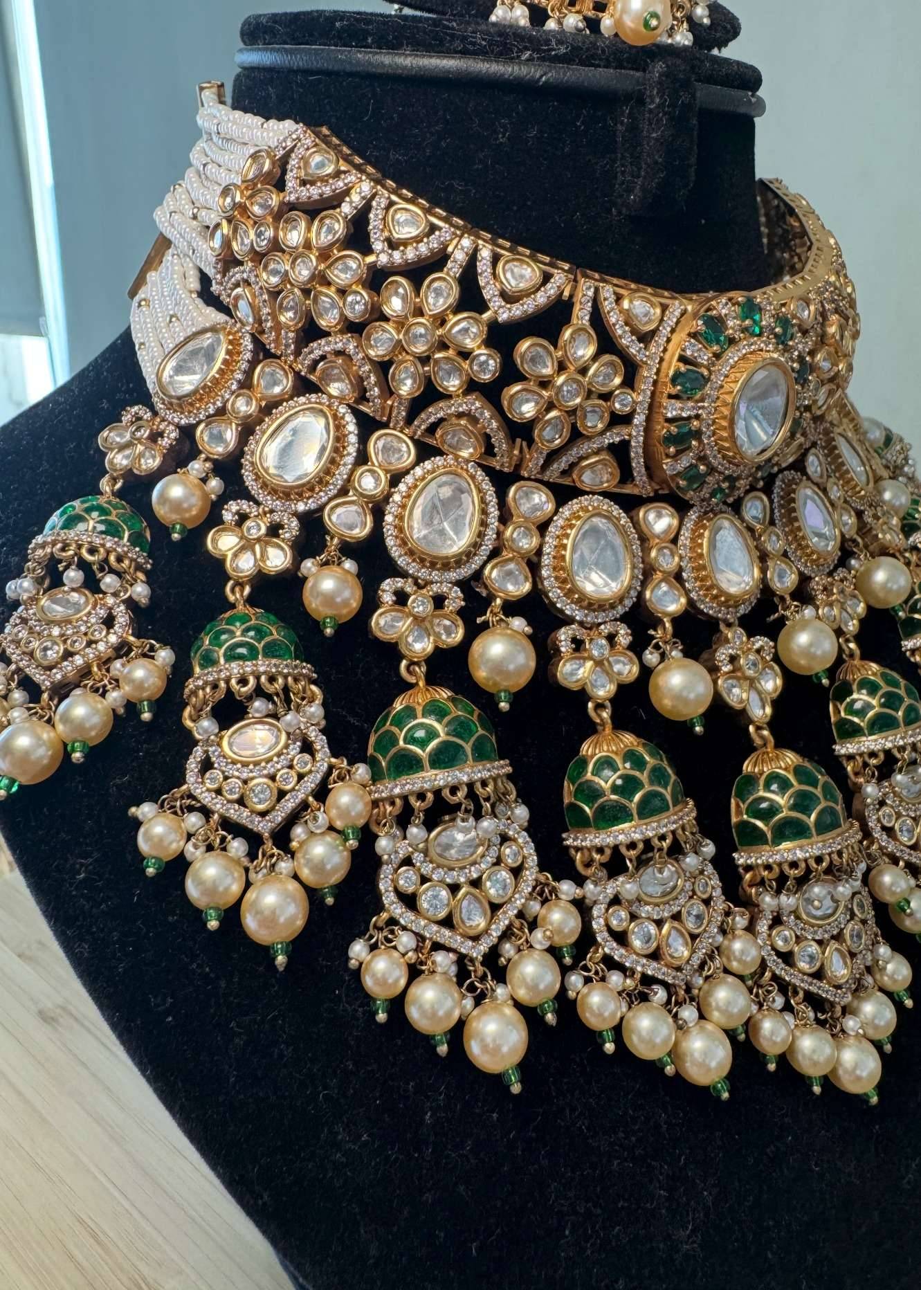 Emerald Jhumka Kundan Layered Set Image - 4