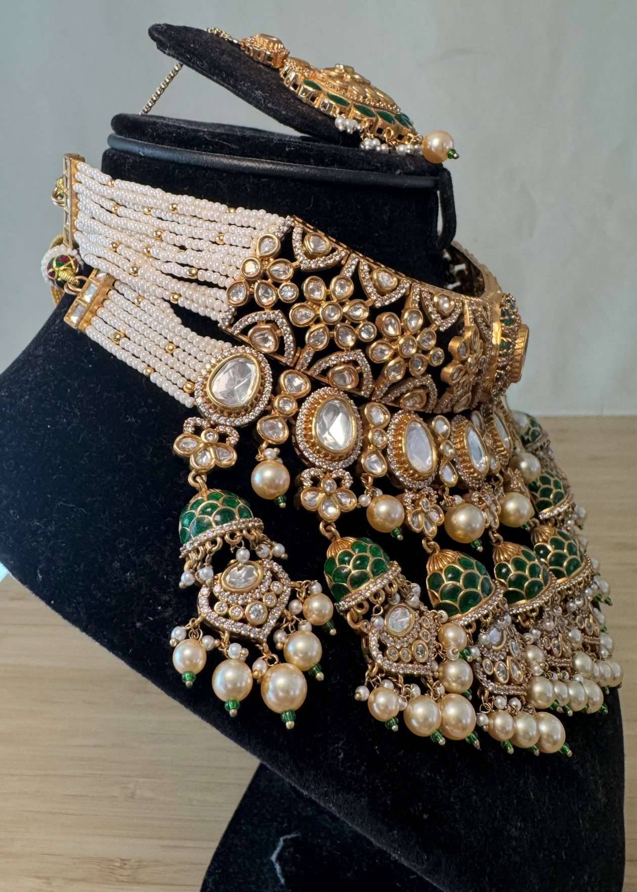 Emerald Jhumka Kundan Layered Set Image - 5