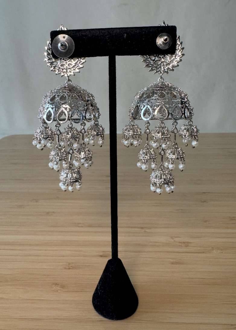 Chandni Silver Jhumka Earrings Image - 2