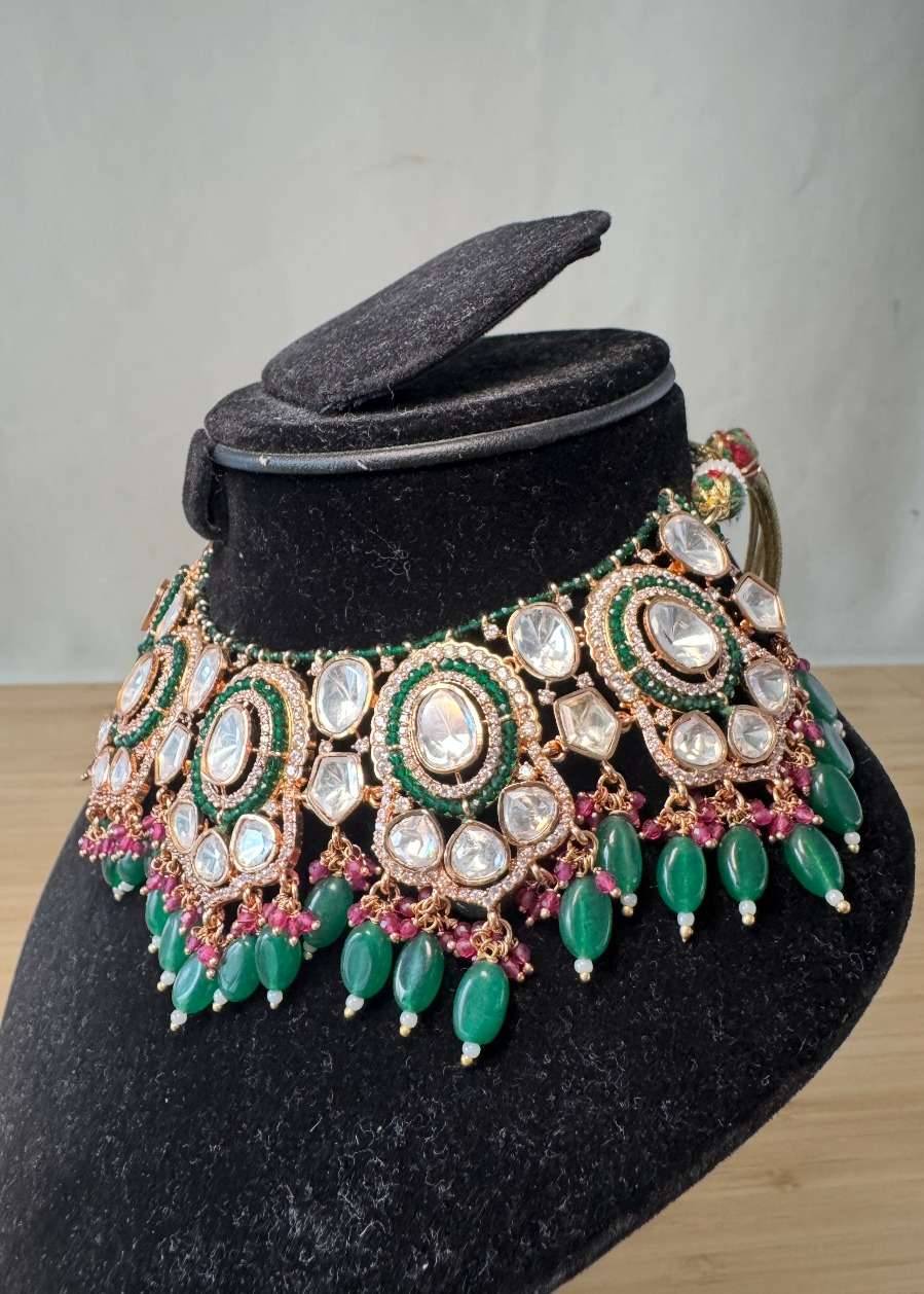 Emerald and Rani Kundan Choker Set Image - 3