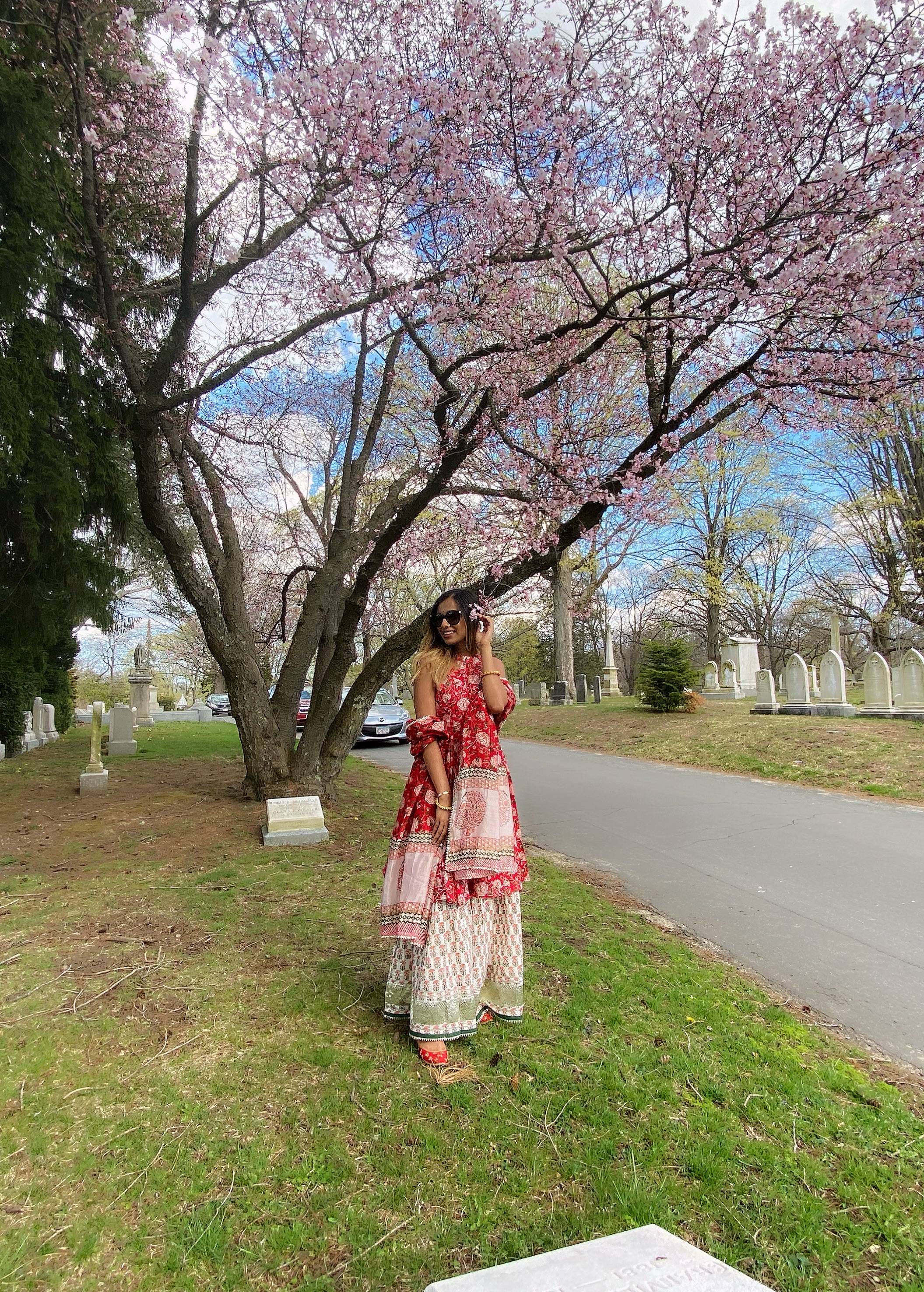 Red And White Gharara Image - 1