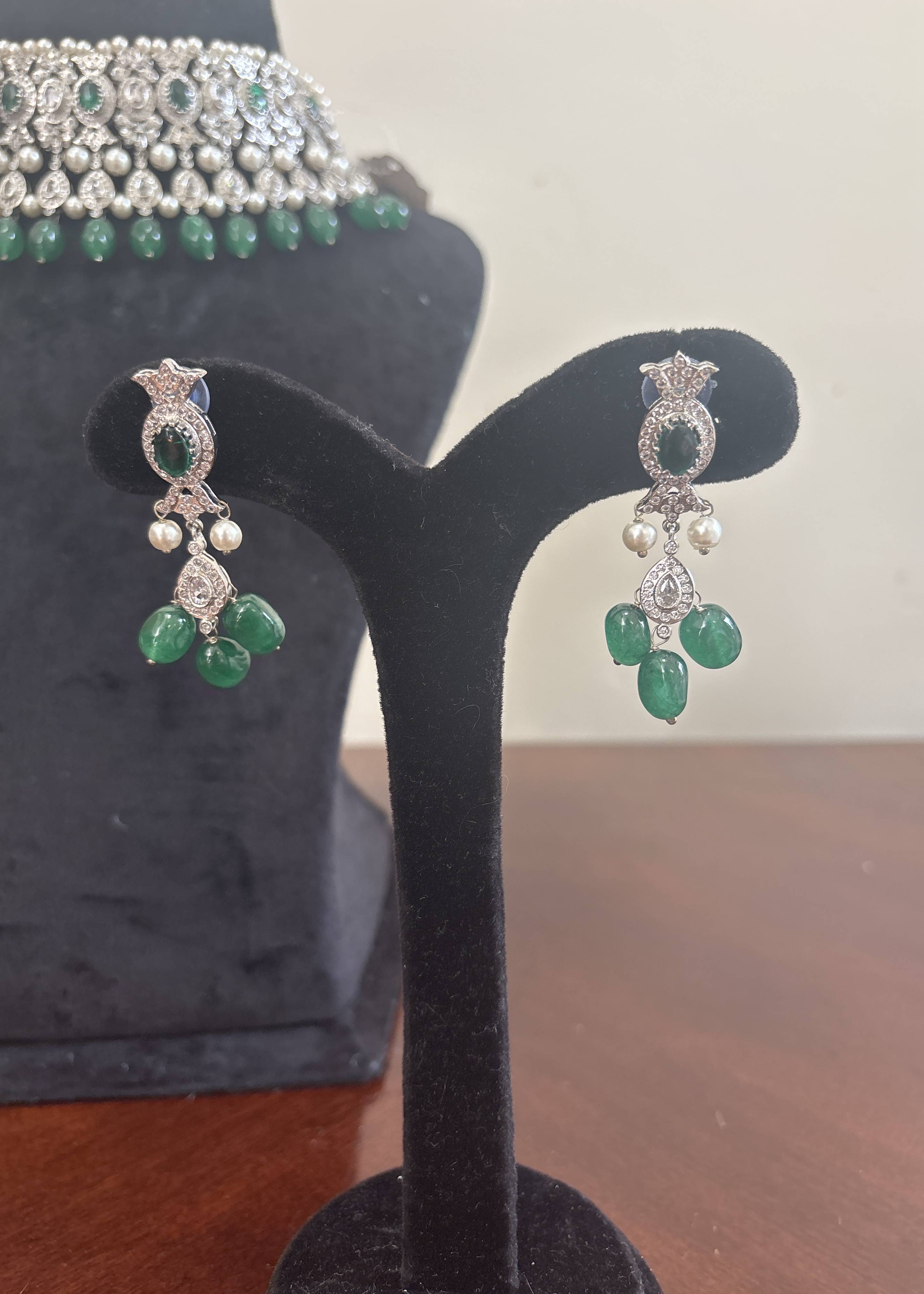 Emerald Moissanite & Pearl Bridal Choker Set Image - 1