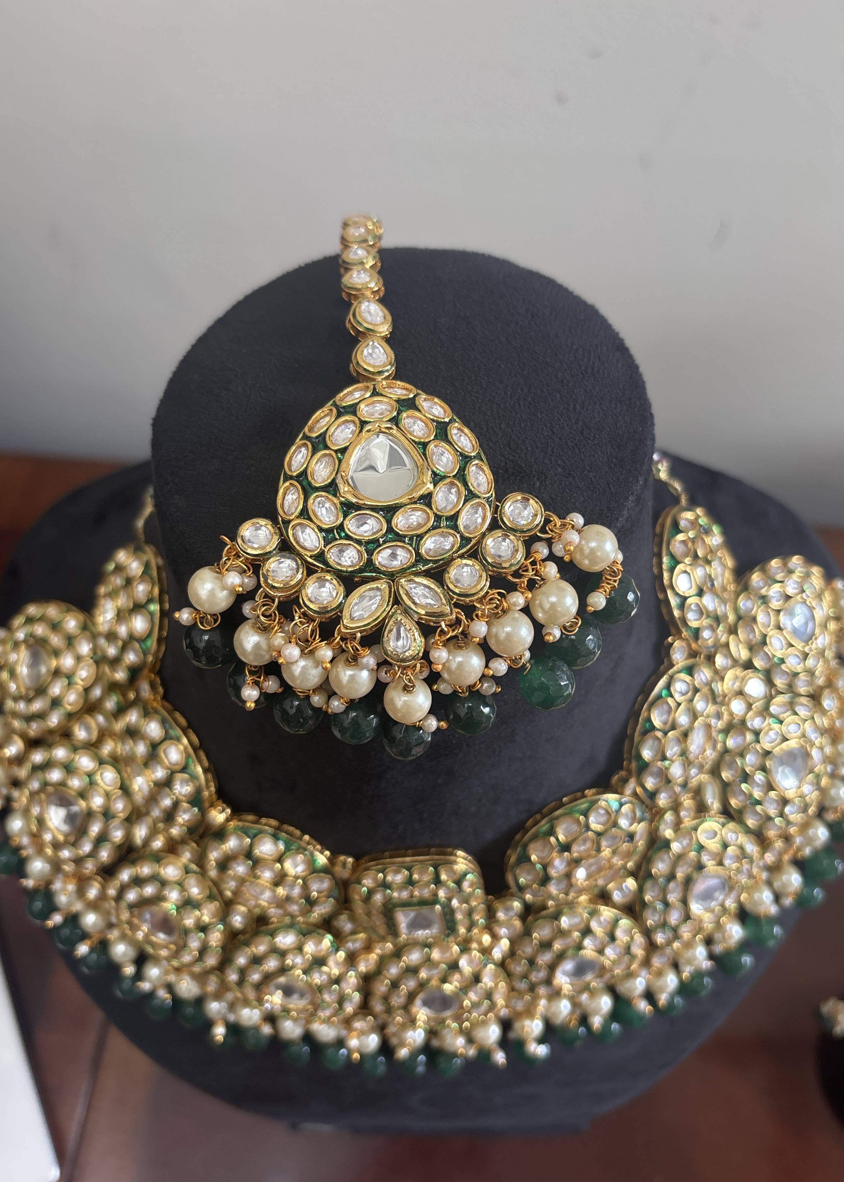 Grand Heritage Polki Bridal Set Image - 2
