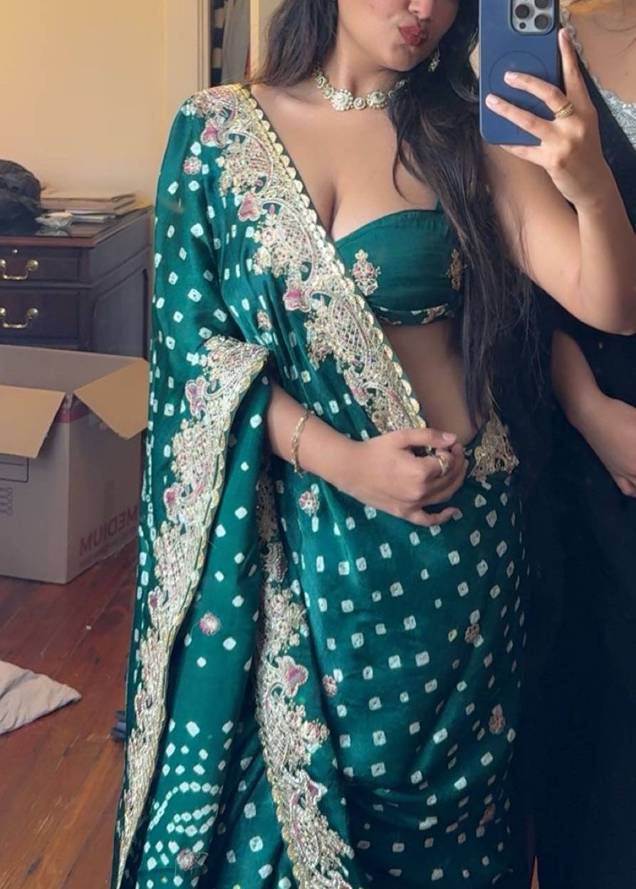 Green Bandhani Sari Image - 3