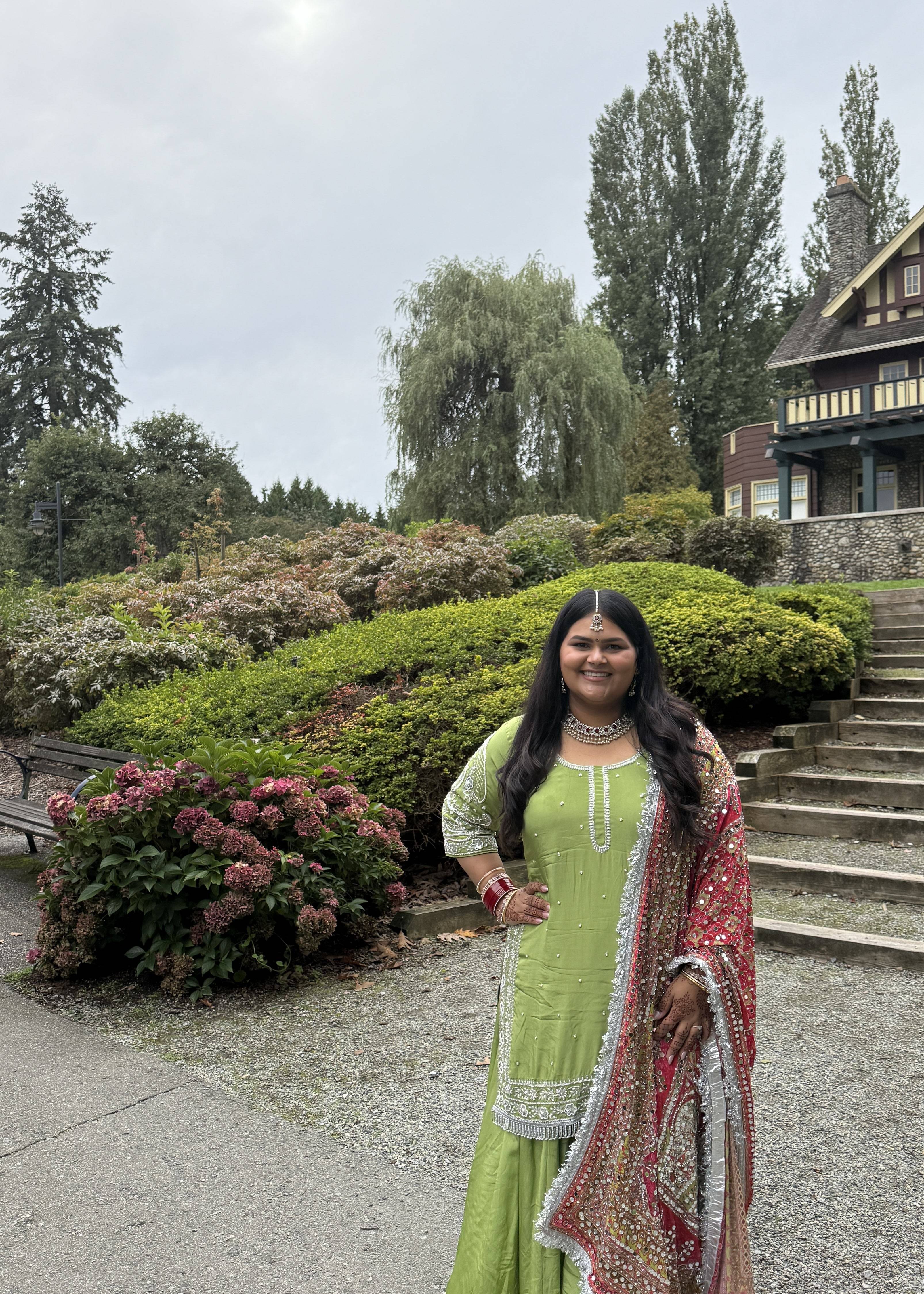 Green Embroidered Kurta Set Image - 4