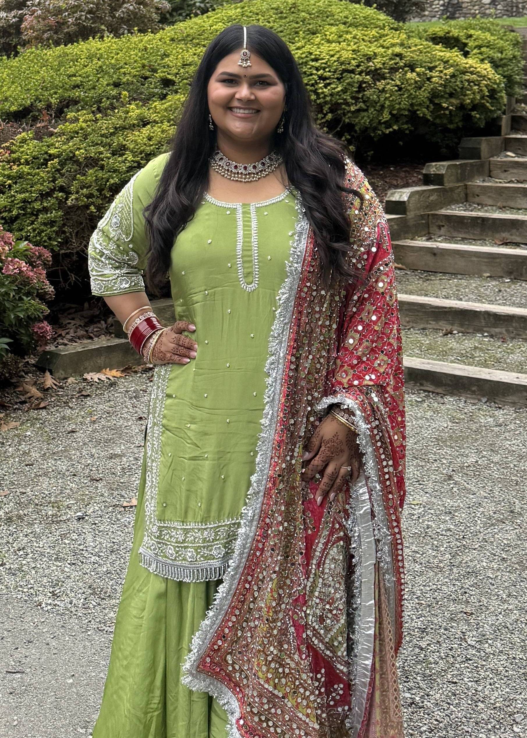 Green Embroidered Kurta Set Image - 0