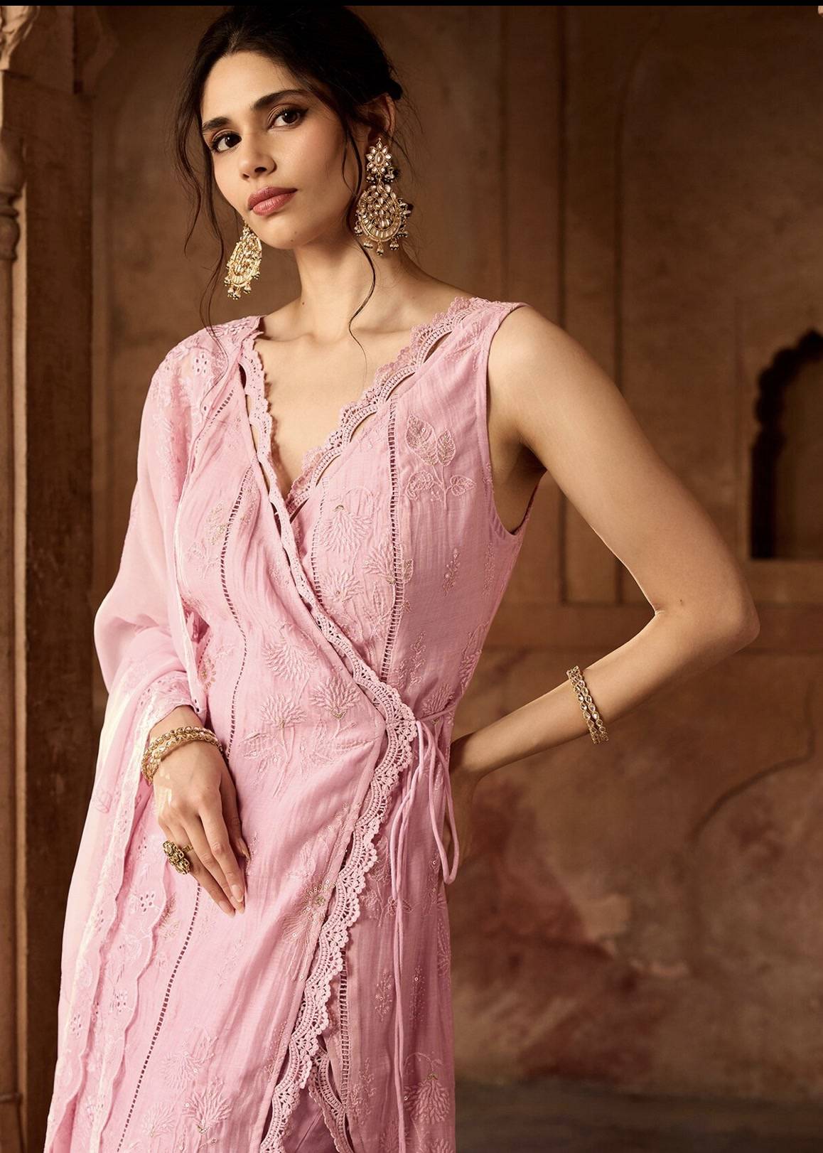 Light Pink Floral Embroidered Kurta Set Image - 2