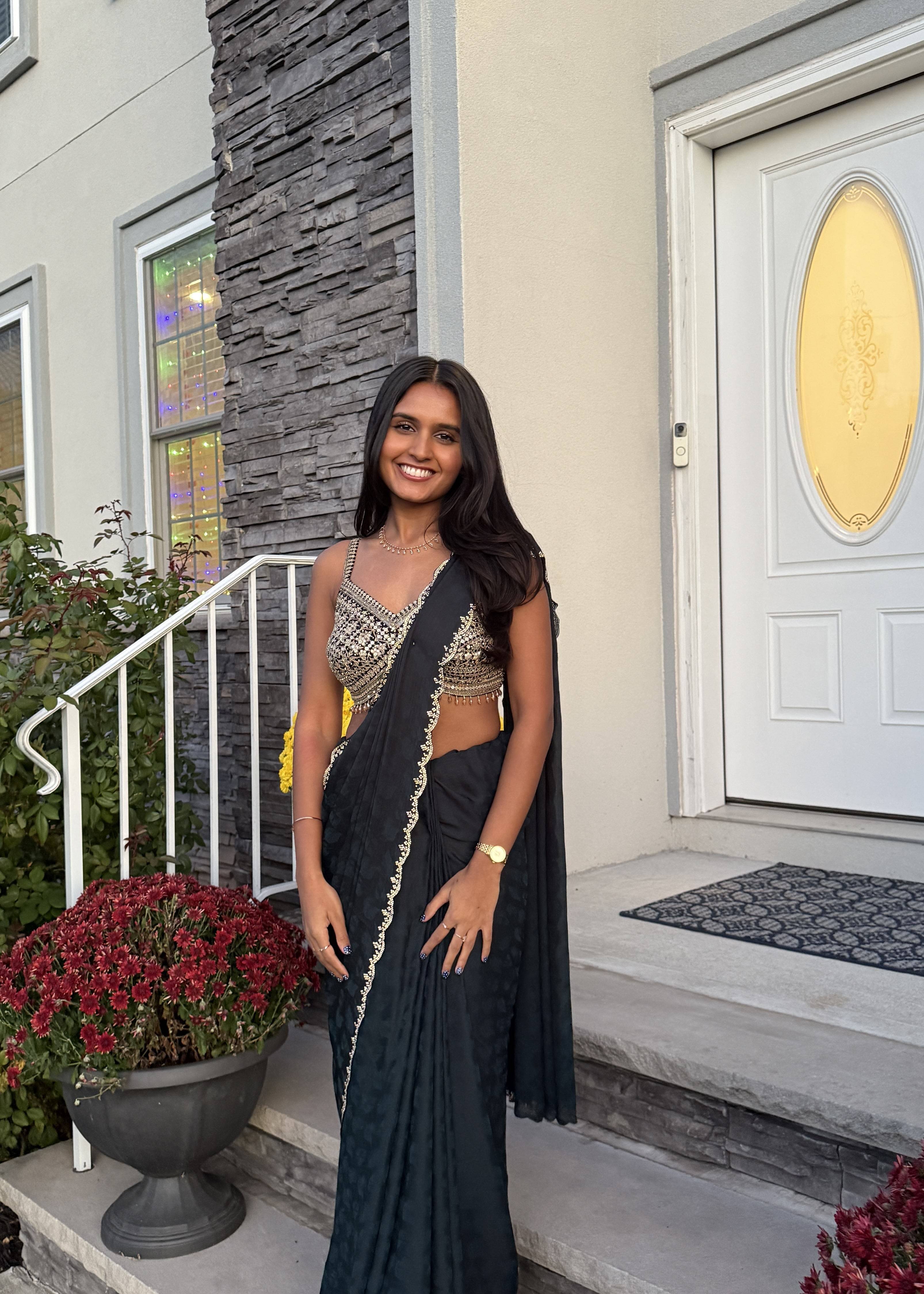 Black and Gold Sari Image - 5