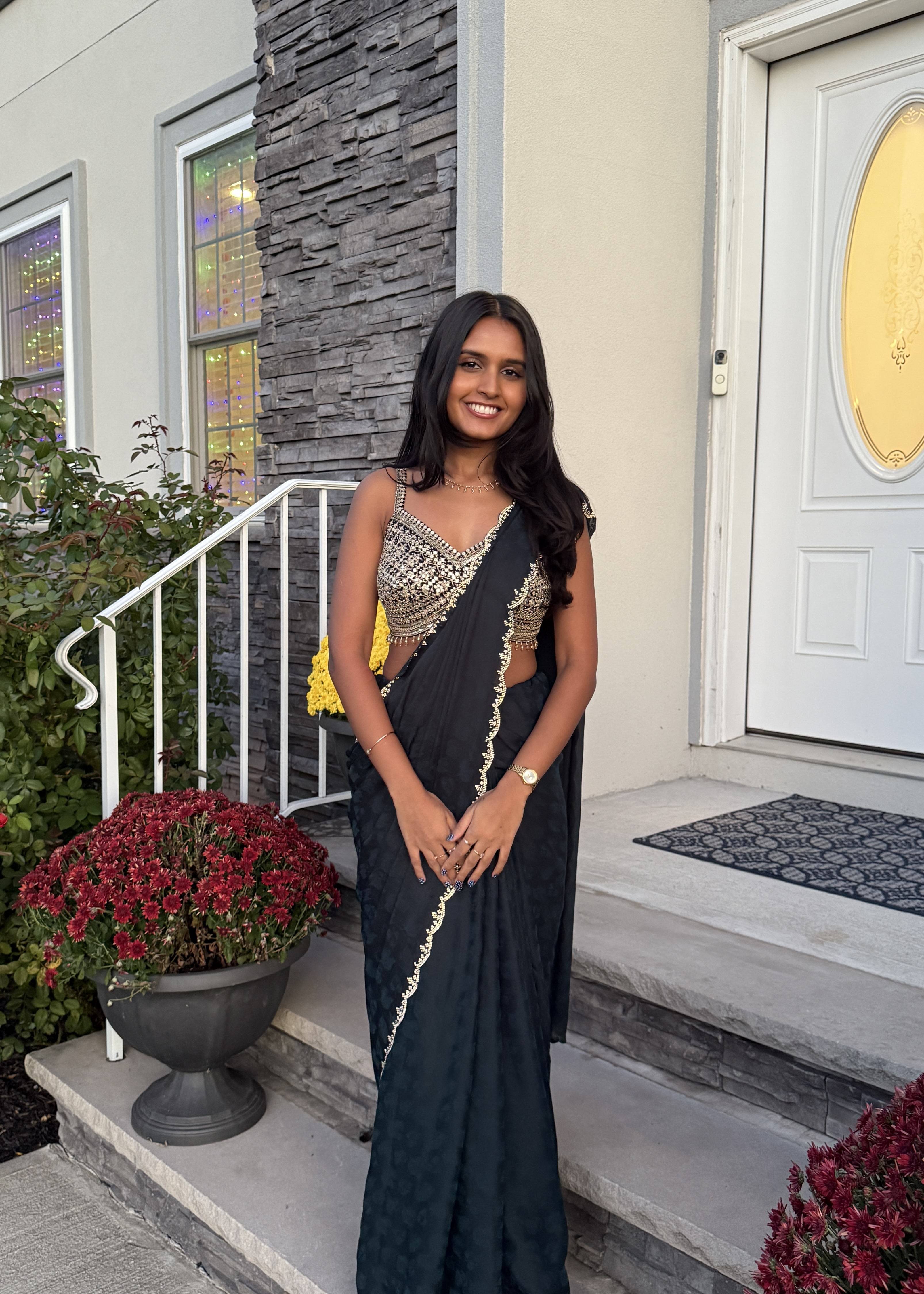 Black and Gold Sari Image - 6