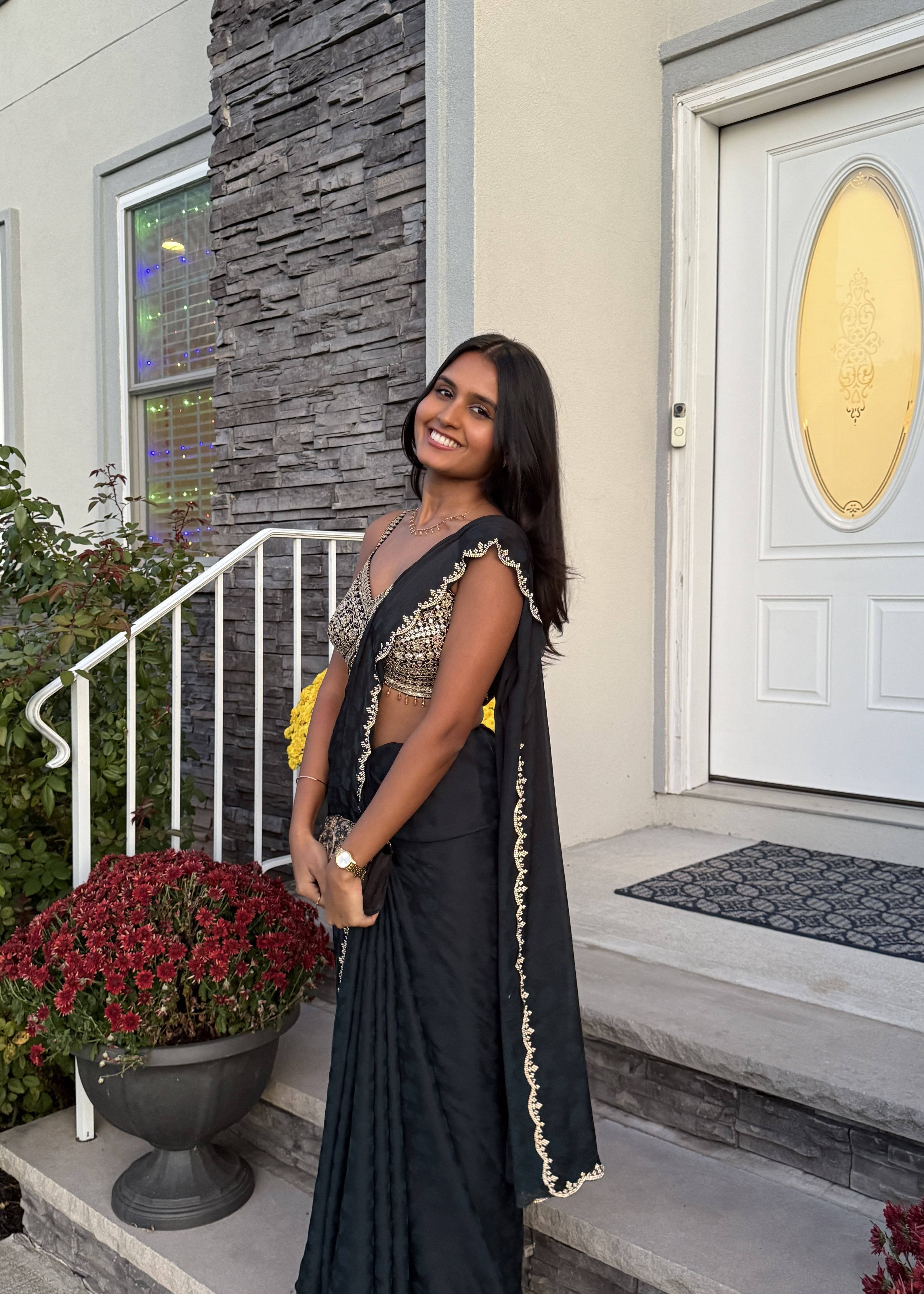 Black and Gold Sari Image - 7