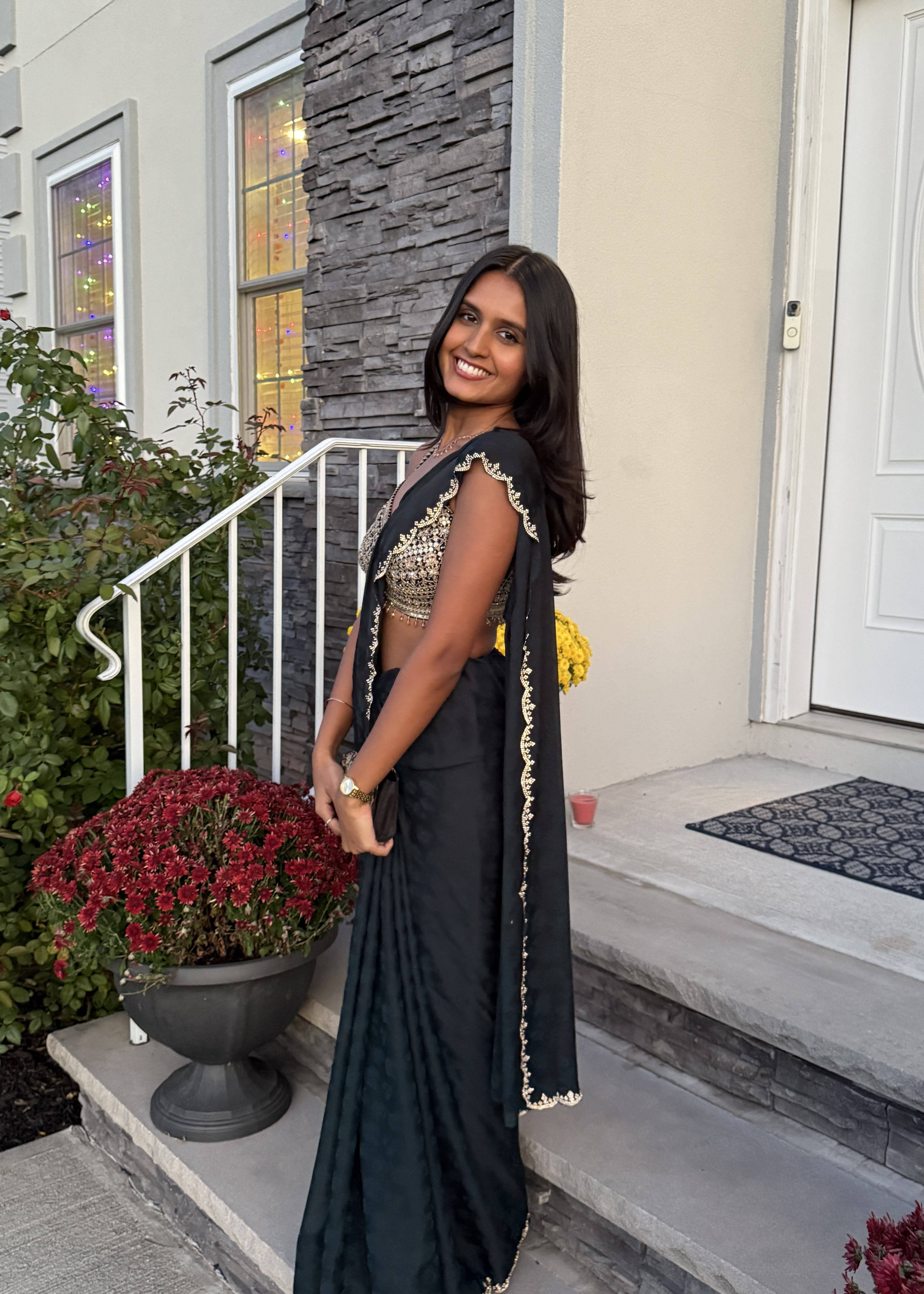 Black and Gold Sari Image - 8