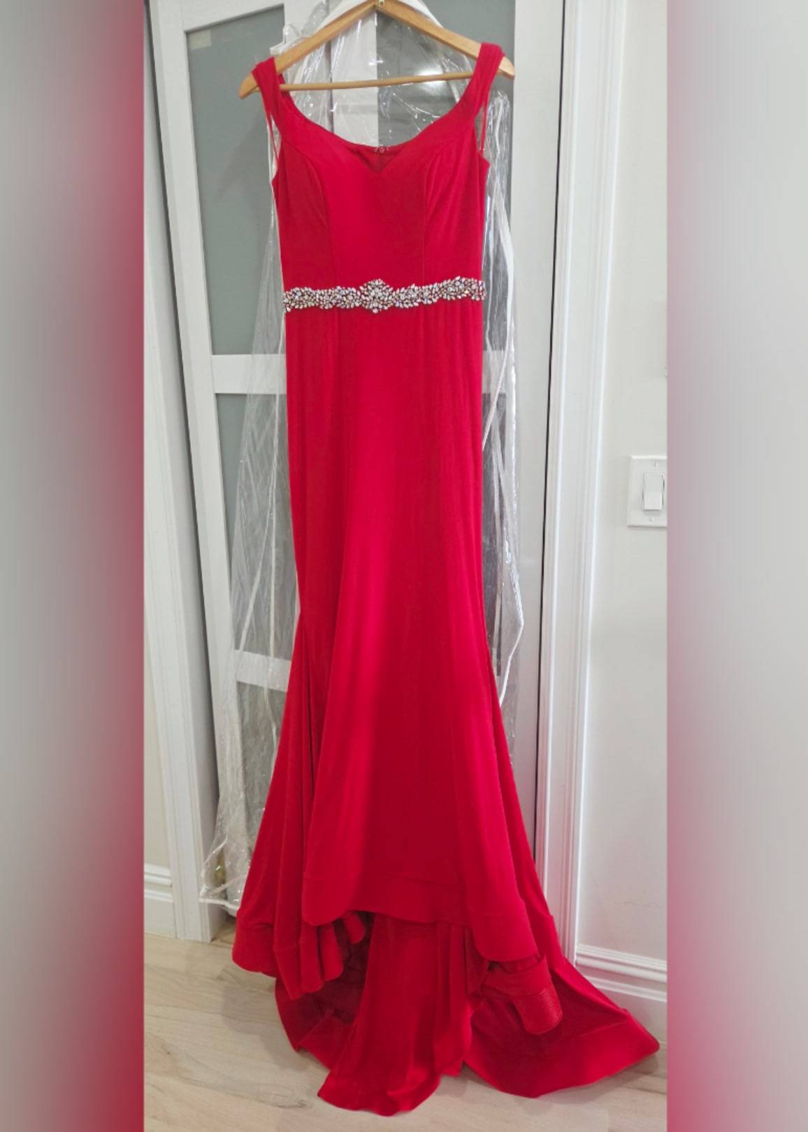 Red Crystal Belt Trumpet Gown Image - 0