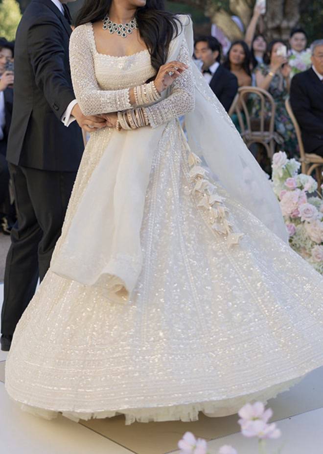 Ivory Bridal Lehenga Image - 4