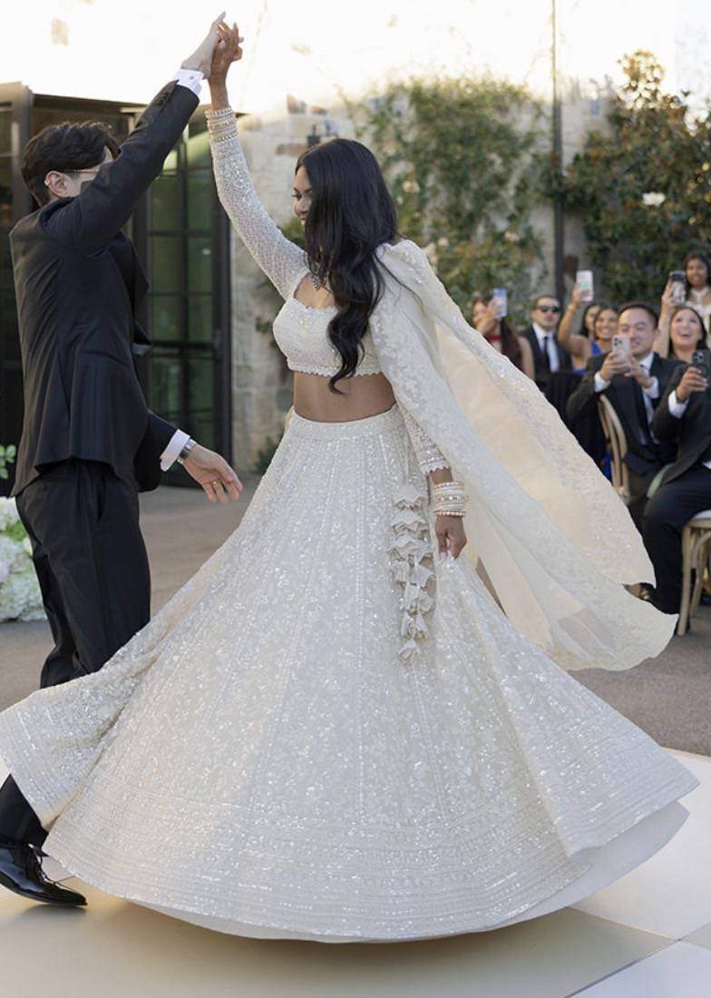 Ivory Bridal Lehenga Image - 2
