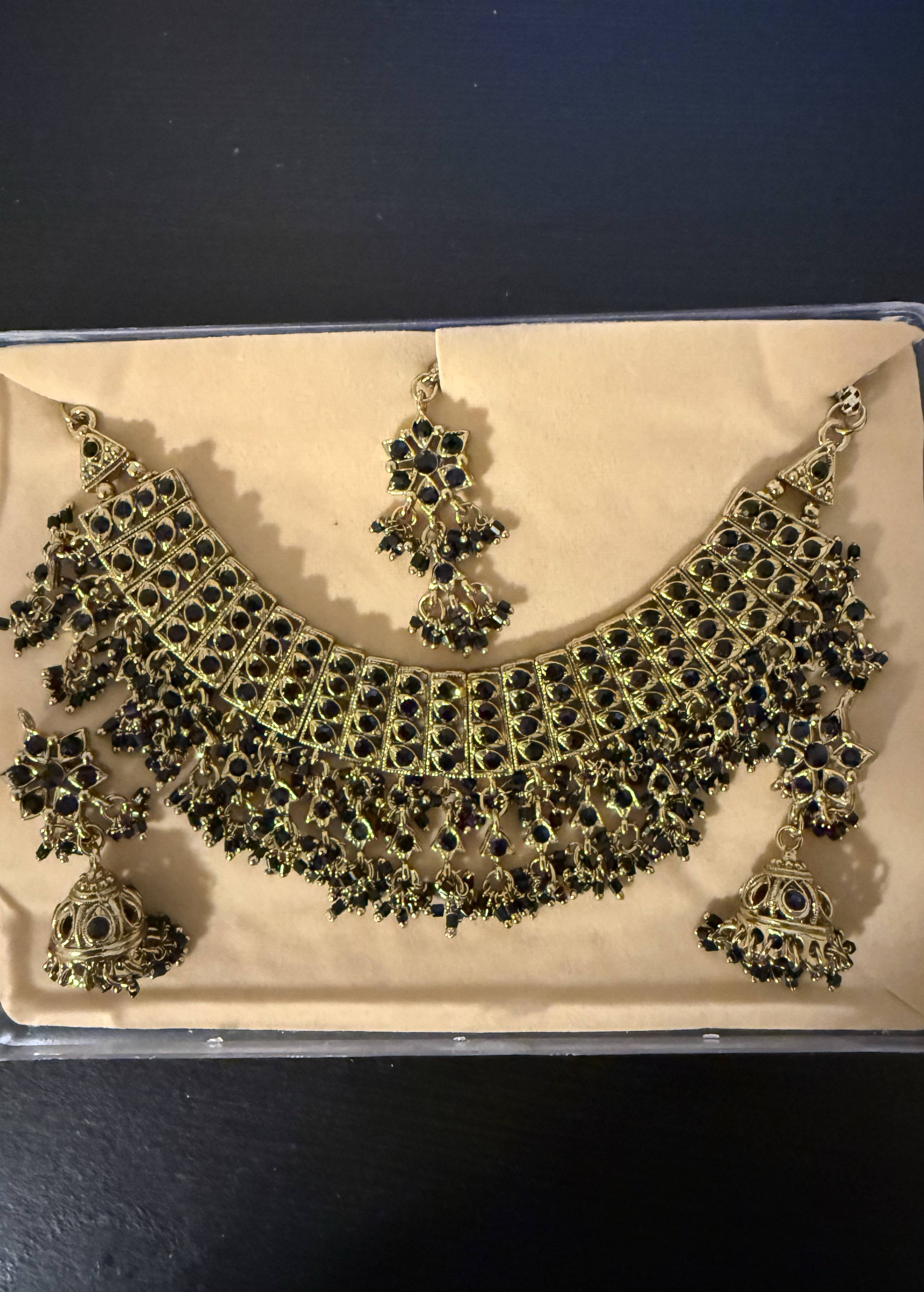 Antique Gold Choker Necklace Set Image - 0