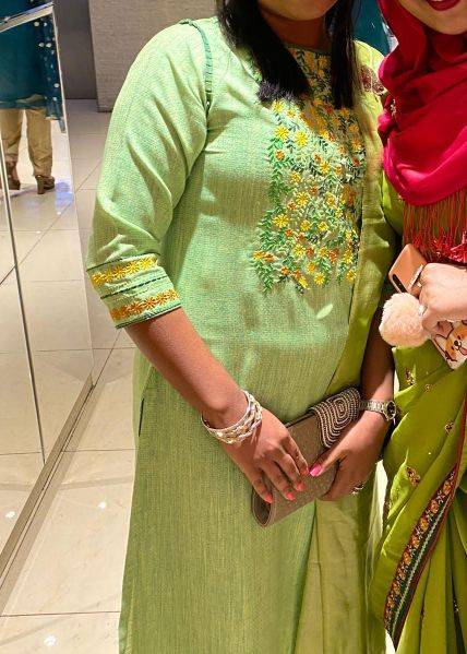 Green Floral Embroidered Kurta Set Image - 3