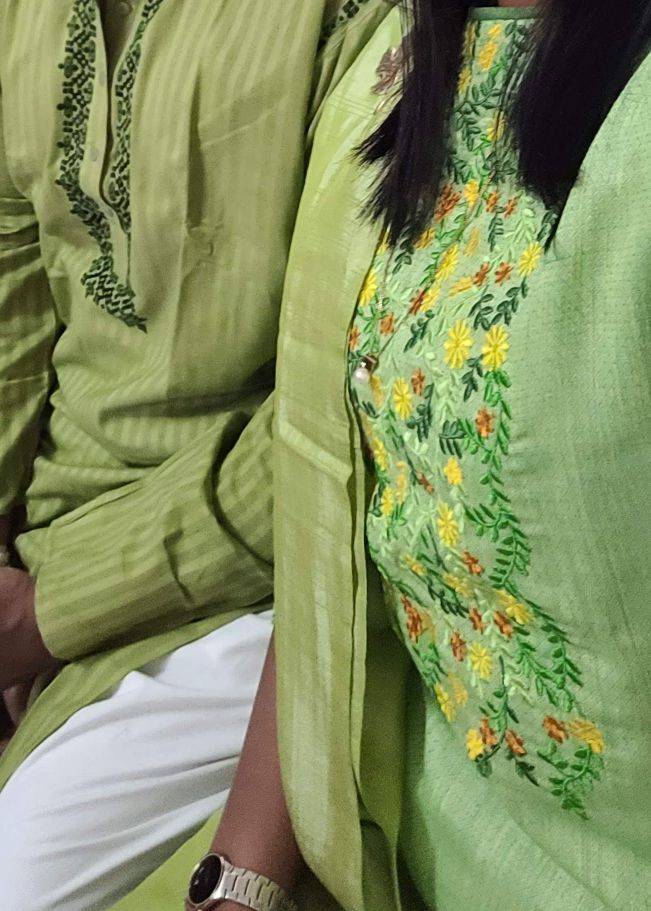 Green Floral Embroidered Kurta Set Image - 1