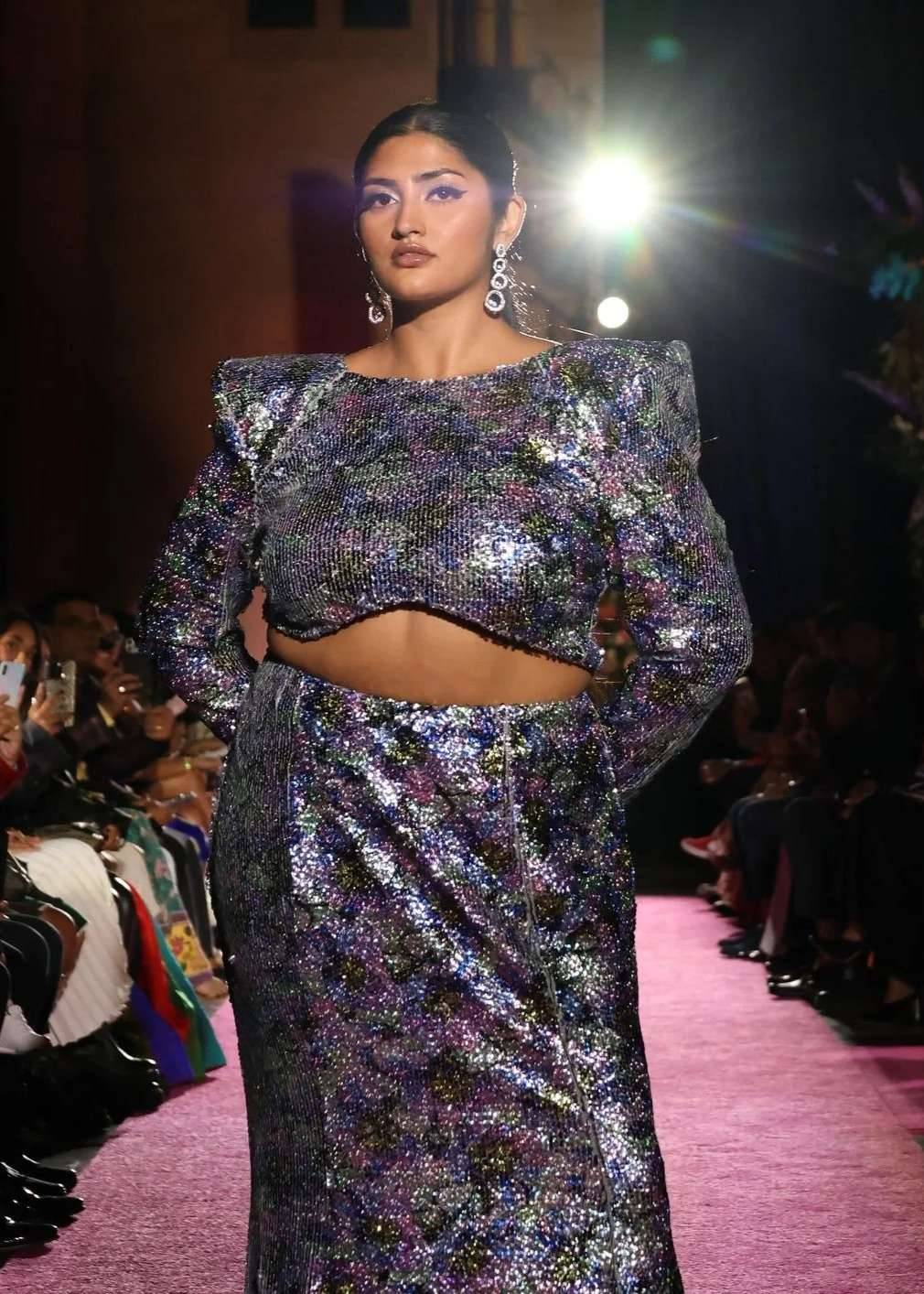 KAIRA Floral Printed Stretch Sequin Top Image - 0