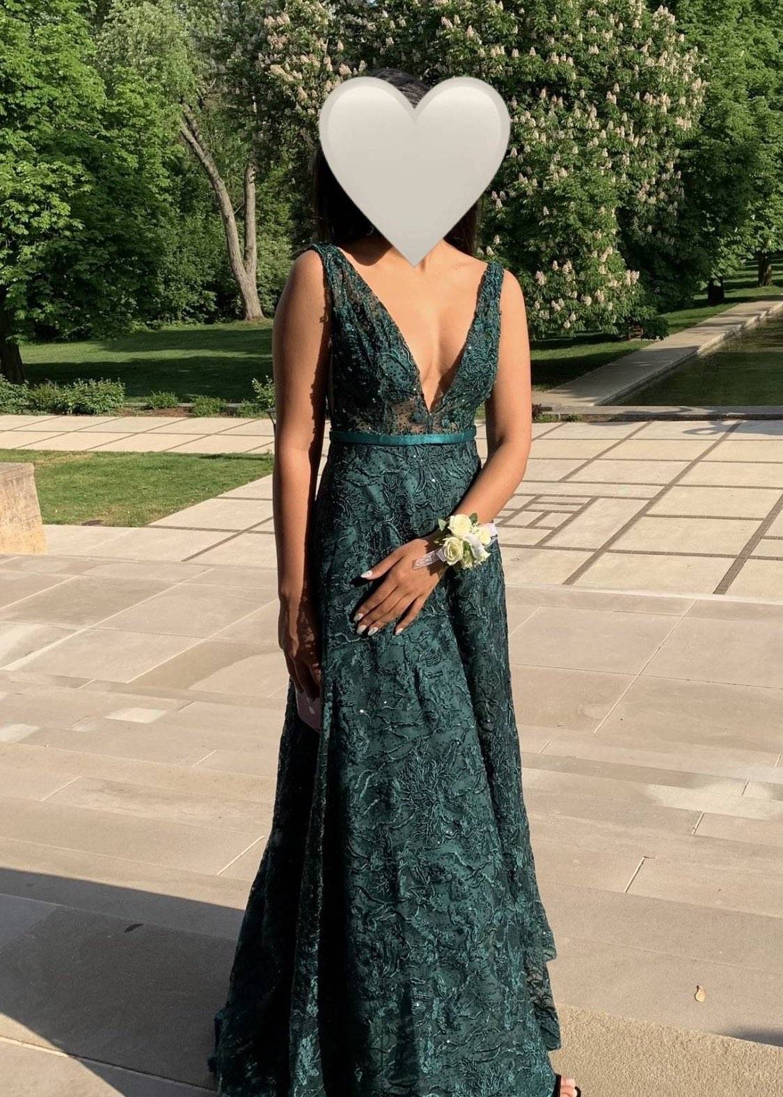 Emerald Green Lace Gown Image - 1