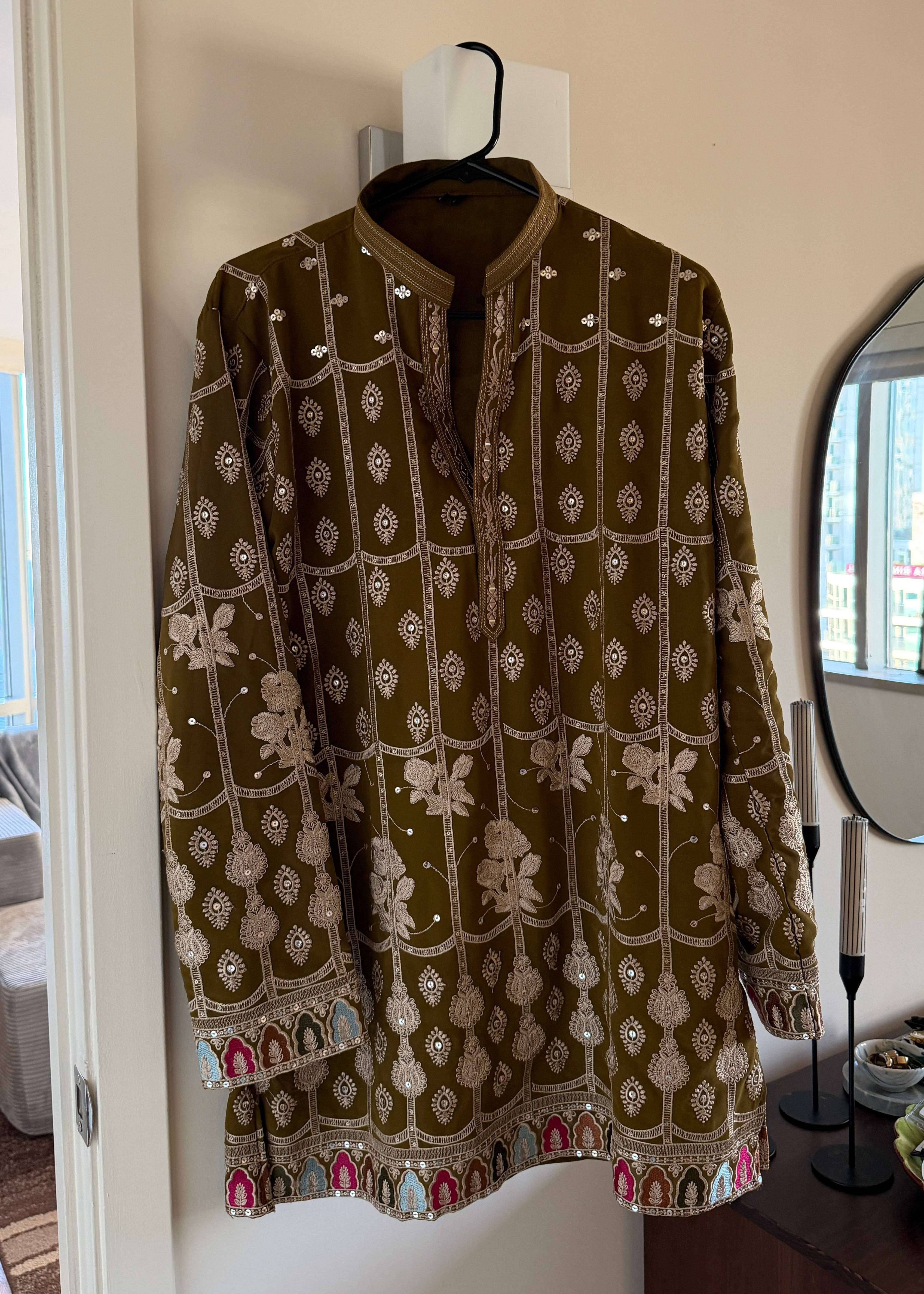Olive Green Embroidered Men's Kurta Image - 0