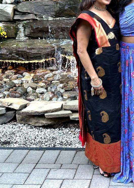 Black and Gold Zari Sari Image - 0