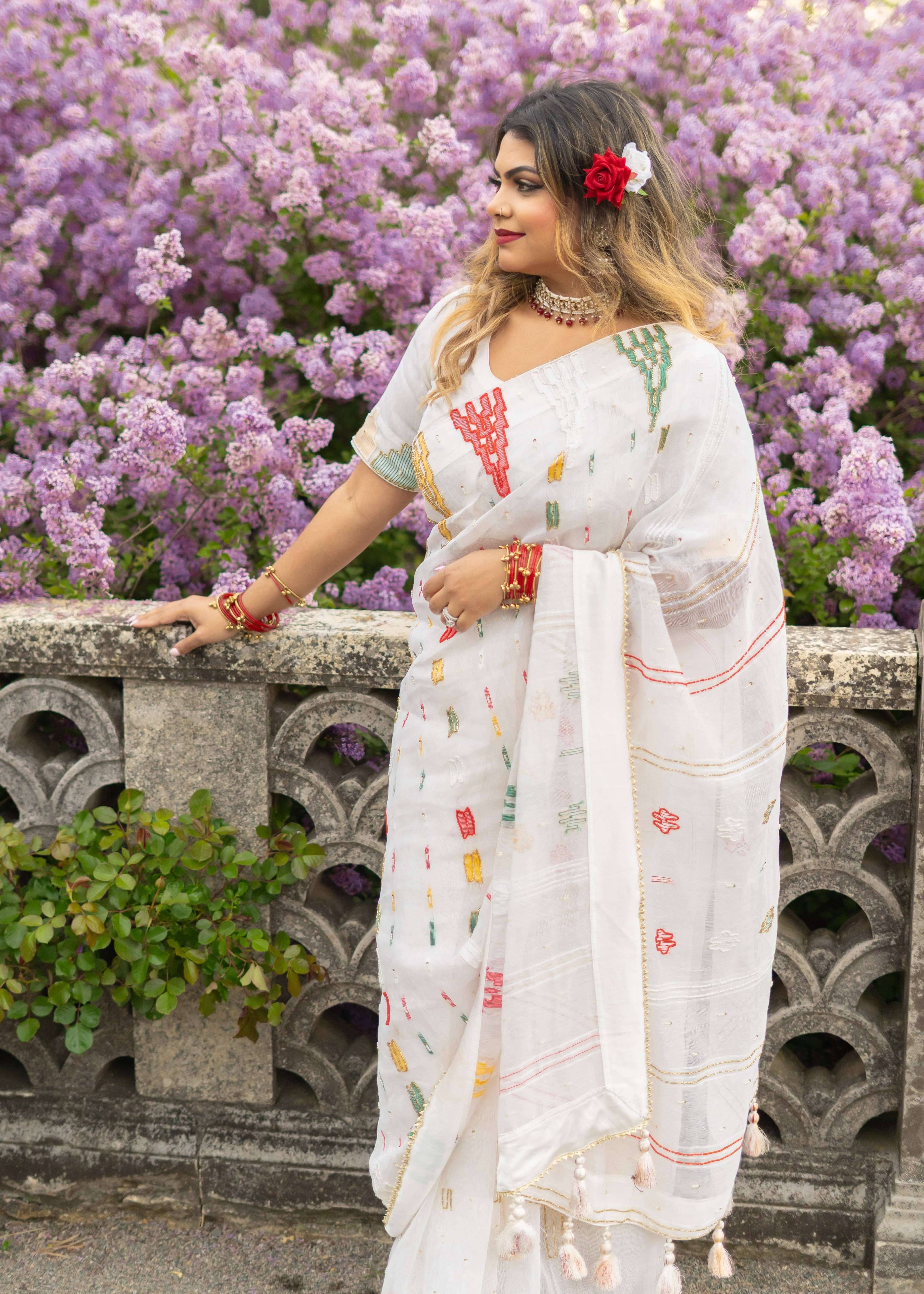 White Jamdani Woven Motif Sari Image - 0