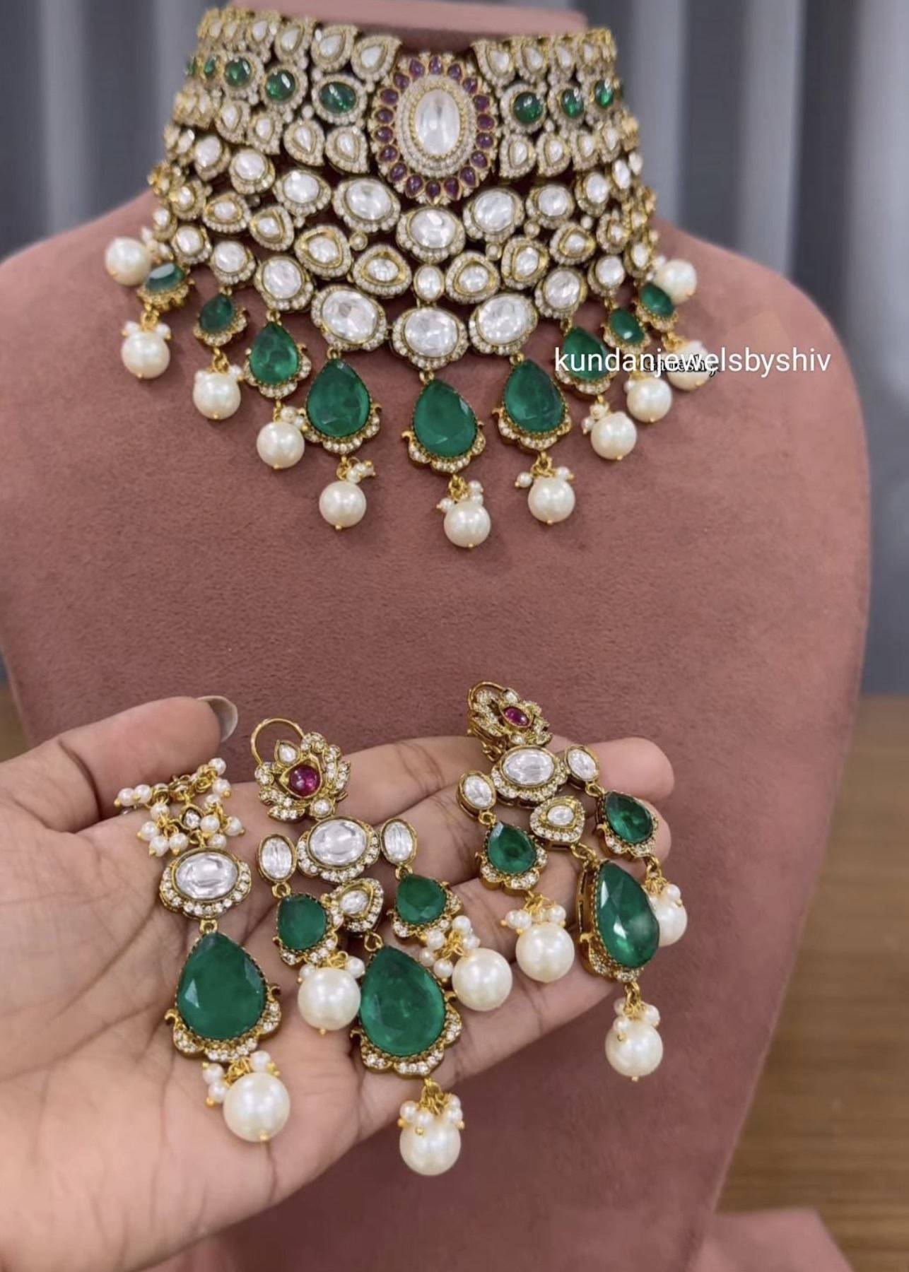 Green and Gold Kundan Bridal Choker Set Image - 3